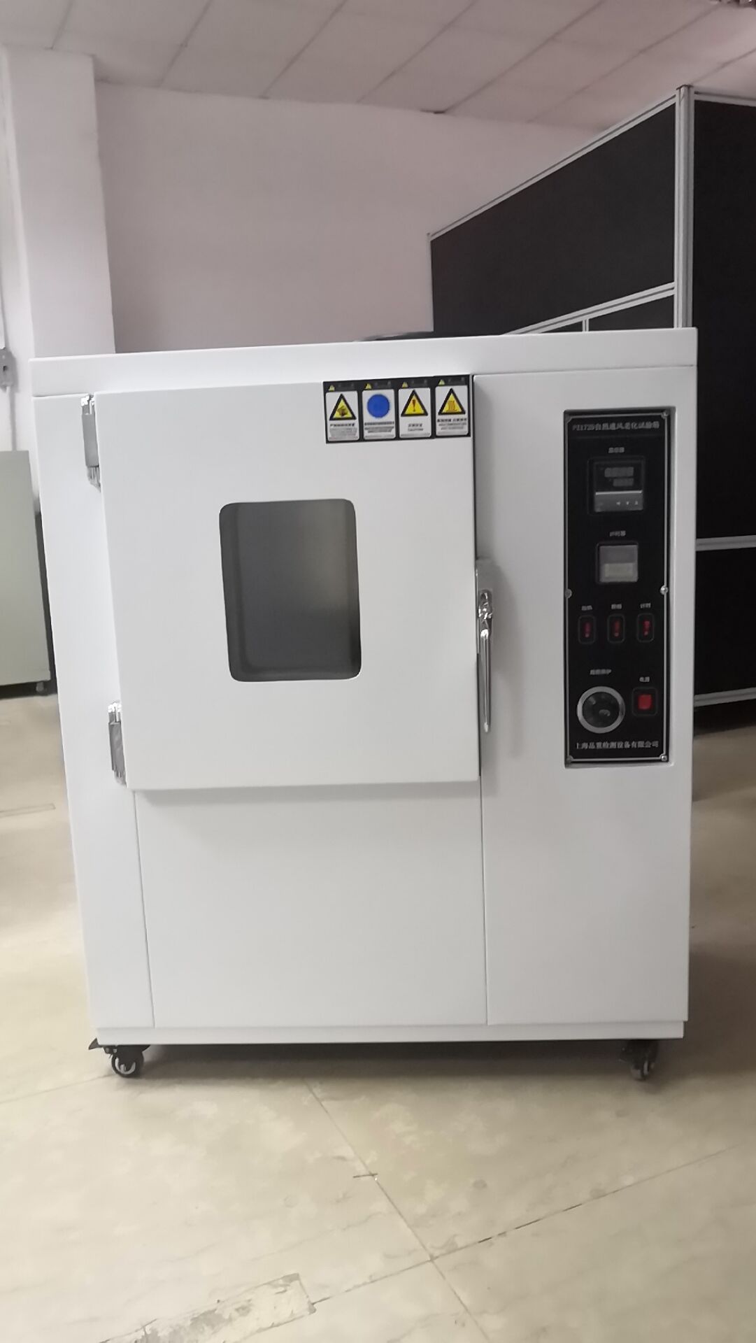 自然通风老化试验箱现场安装